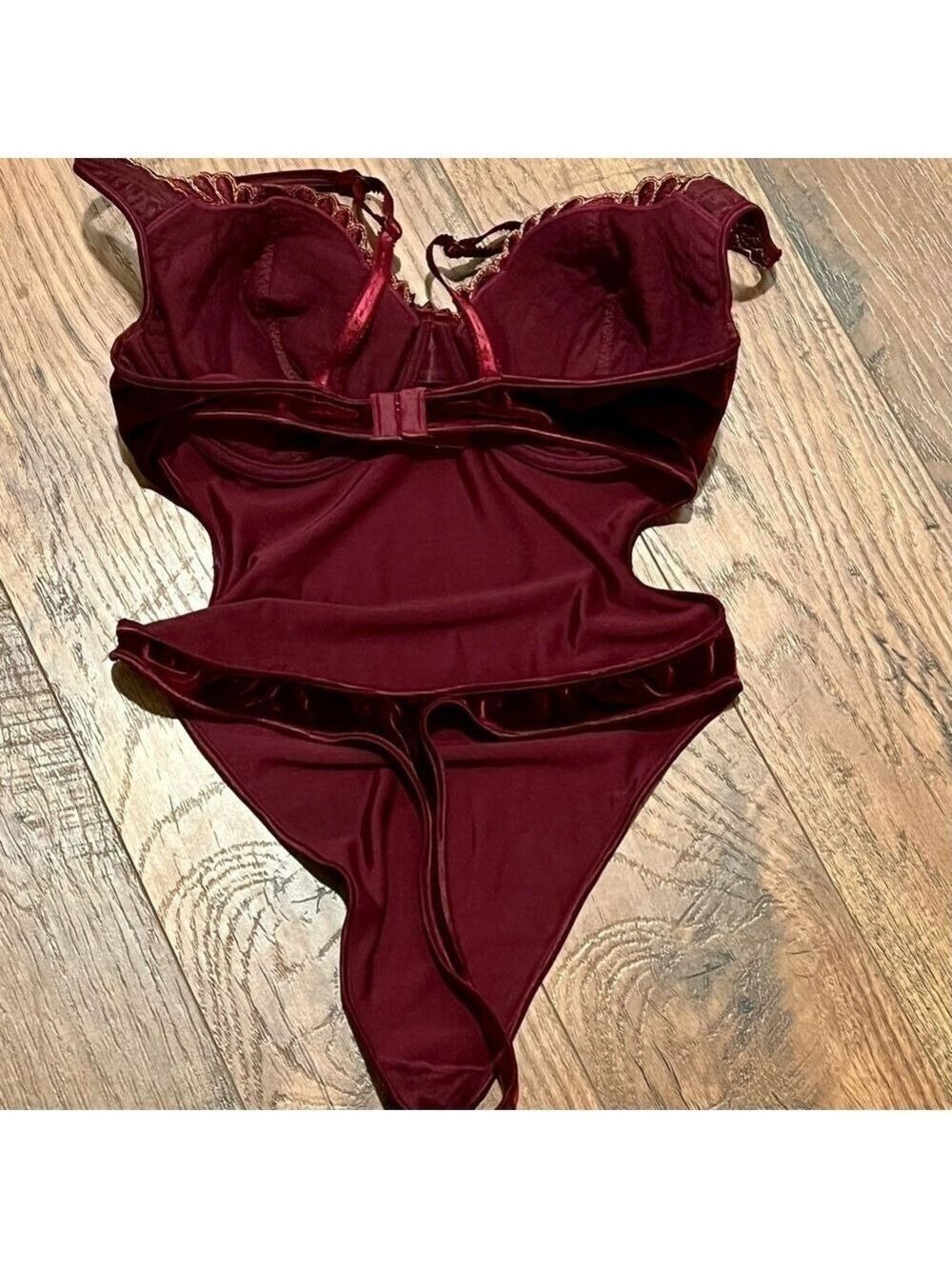 𝅺VICTORIA’S SECRET velvet thong bodysuit - Picture 3 of 7
